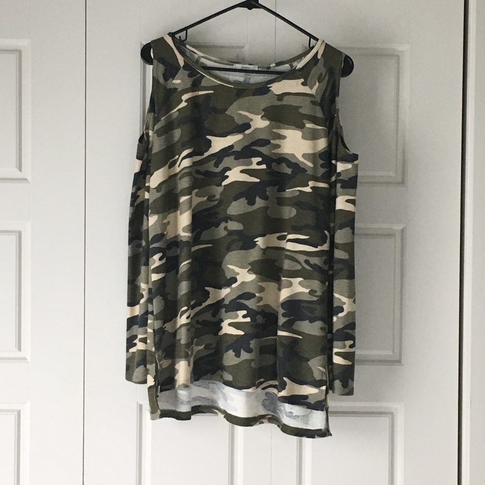 Camo long sleeve cold shoulder top